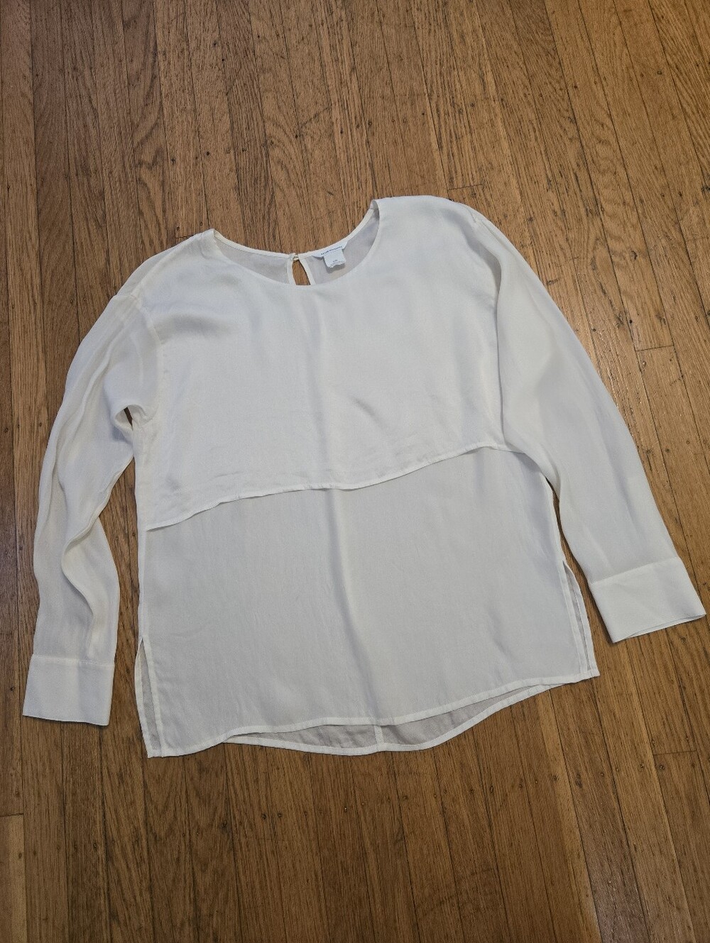 🆕️🌻NWOT Club Monaco Silk Blouse